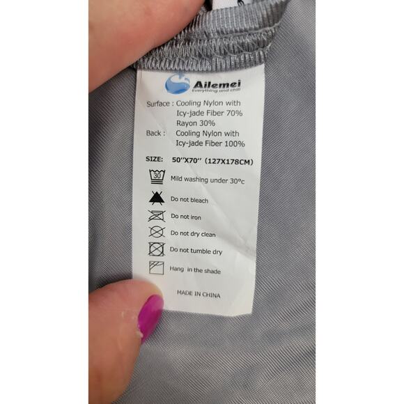 Ailemei Cooling Throw Blanket Gray Stripe 50x70 Icy Jade Fiber Summer Comfort - Picture 9 of 9